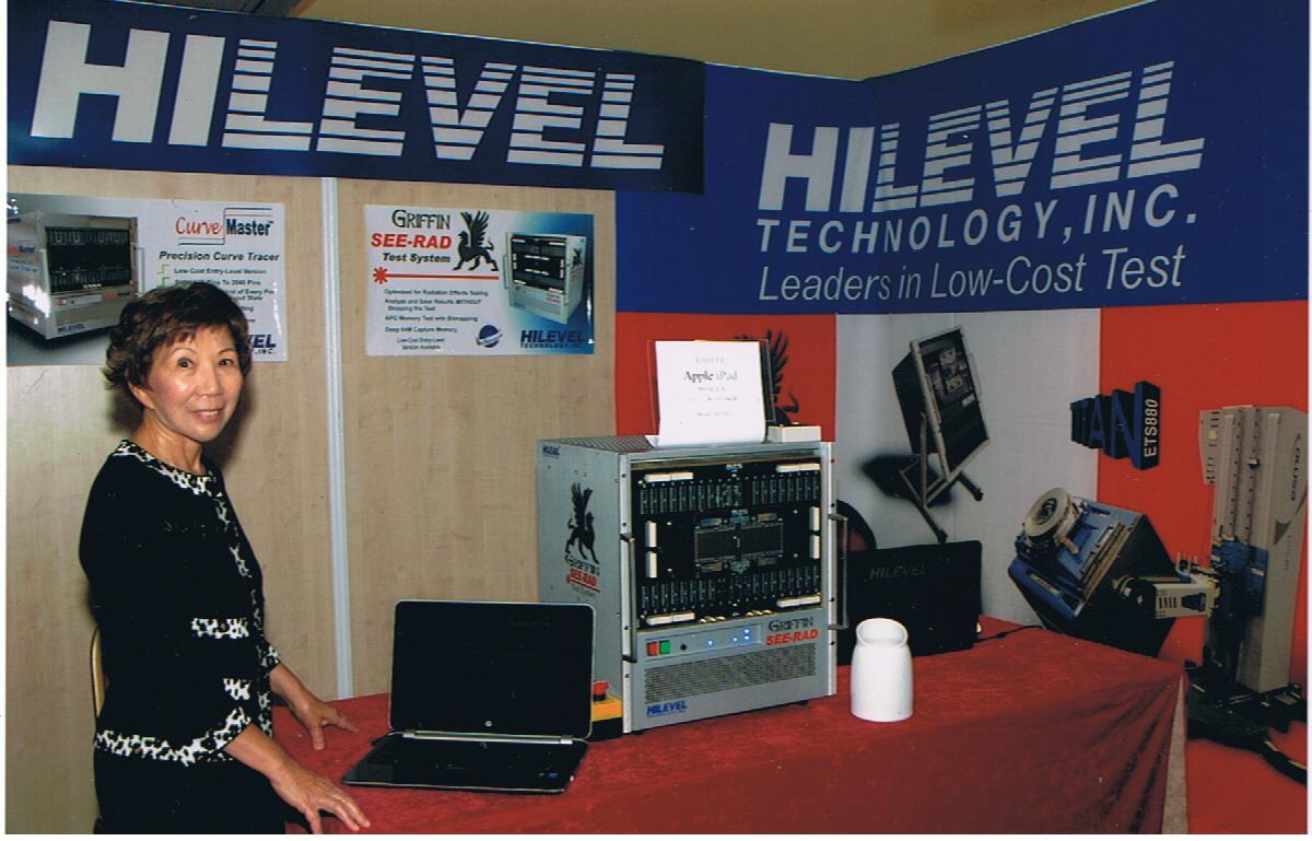 HilevelBoothParis